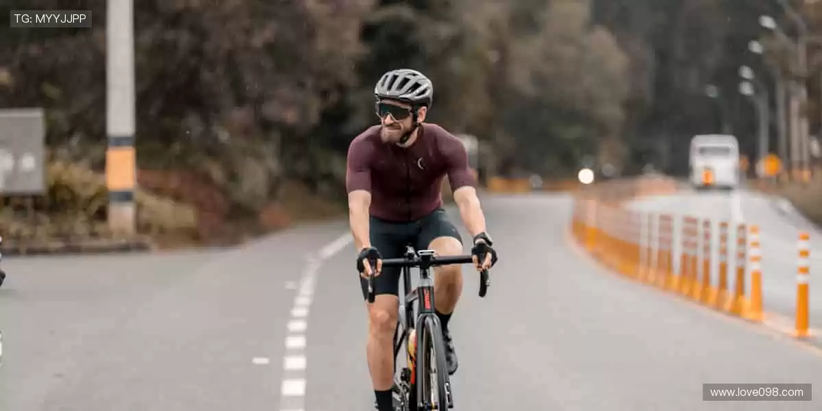 👟潮流周边，让运动与时尚完美碰撞！